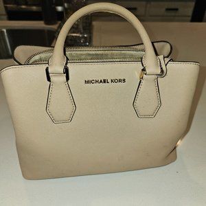 Micheal kors bag and wallet